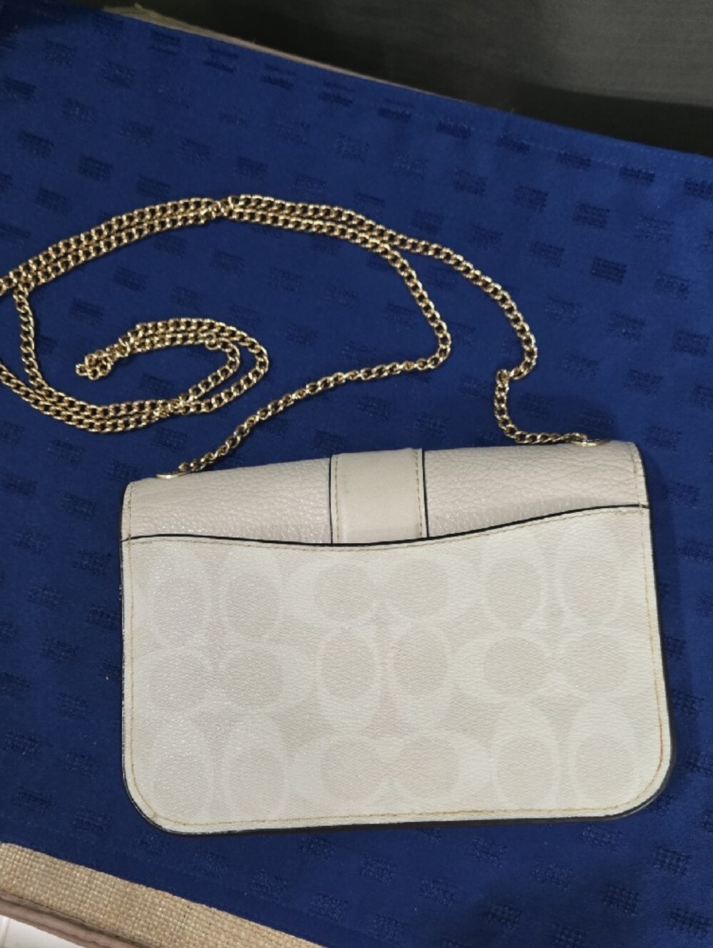Coach Gorgie Cream Leather Crossbody with Gold Chain & Horsebit Accent - Picture 2 of 15